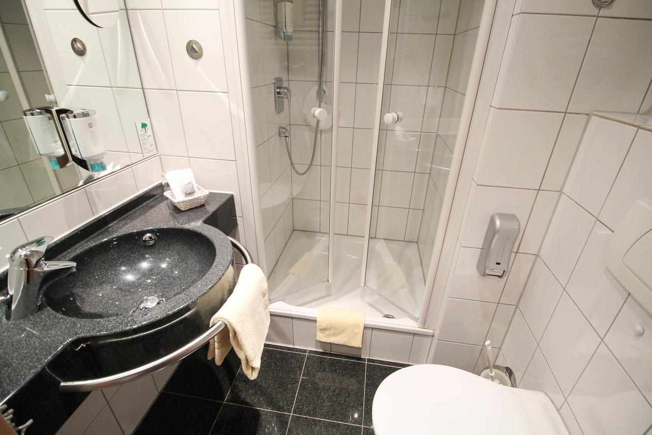 Hotel National Duesseldorf ภายนอก รูปภาพ